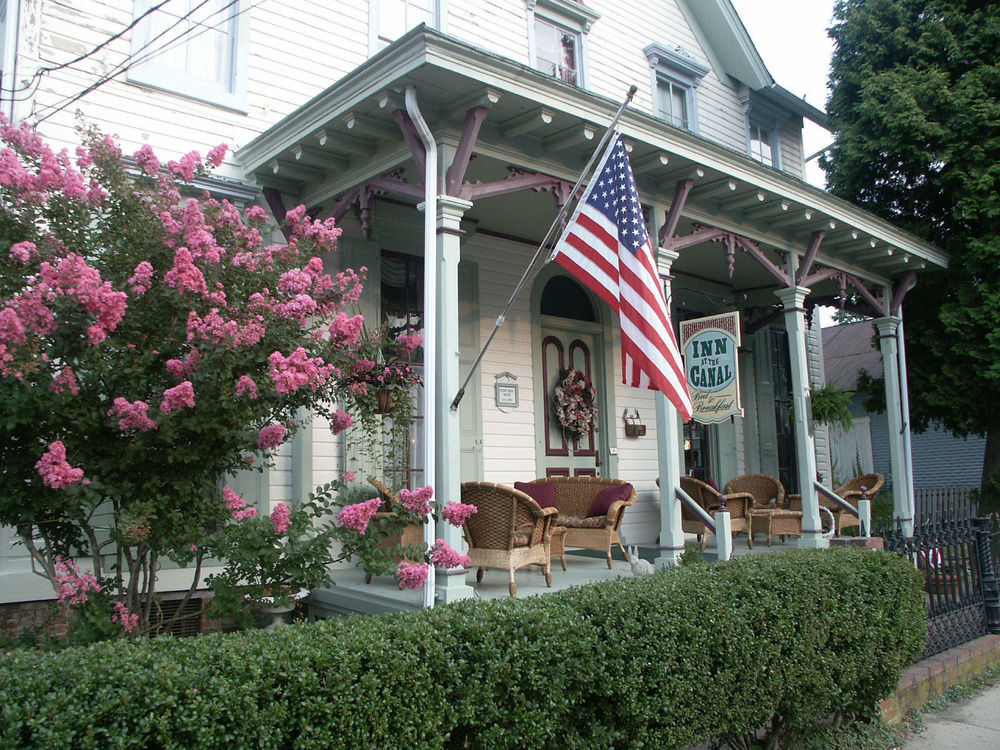 Inn At The Canal Bed & Breakfast Chesapeake City Exterior photo