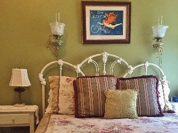 Inn At The Canal Bed & Breakfast Chesapeake City Exterior photo